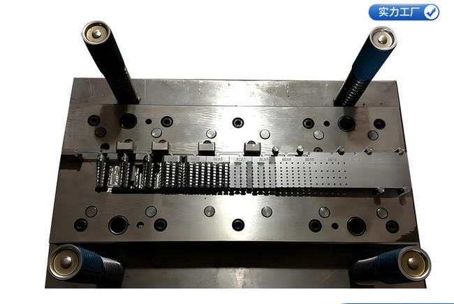 冲压模具的模具寿命如何预测？专业解析与优化策略